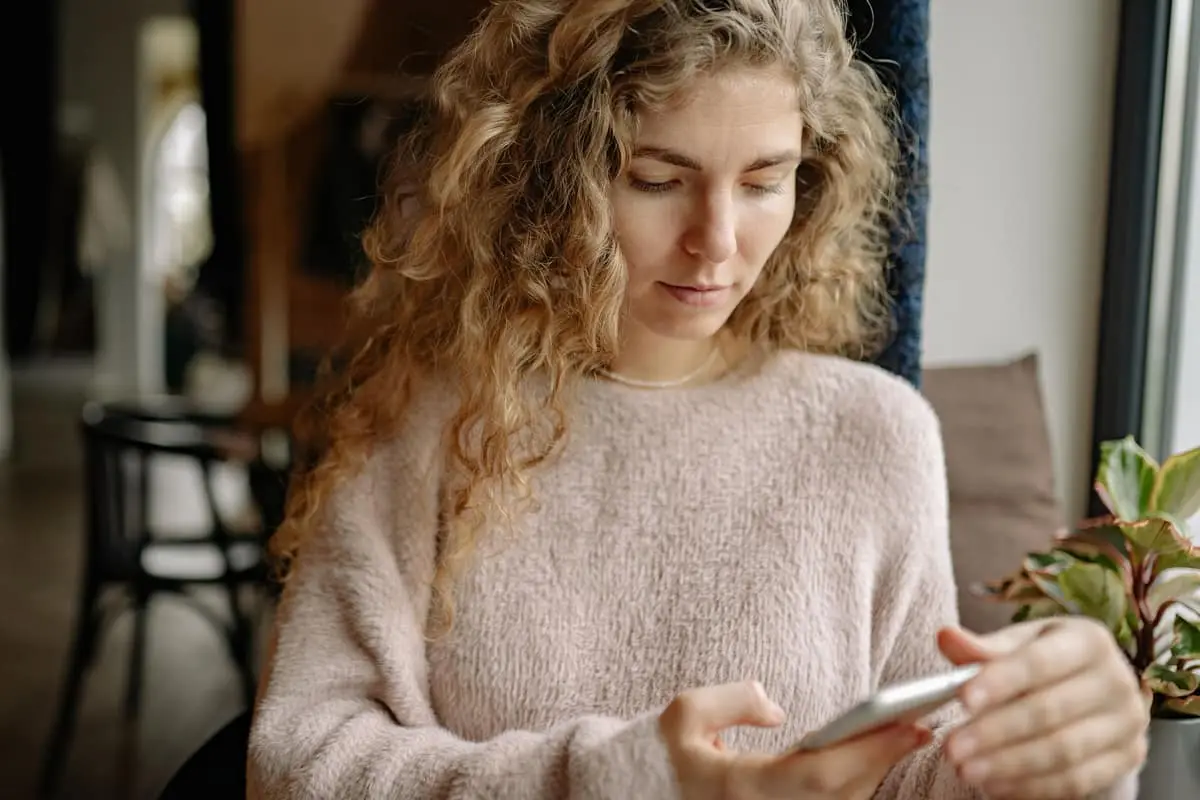 Die bis zu 98% Öffnungsrate erklärt: Warum WhatsApp gelesen wird