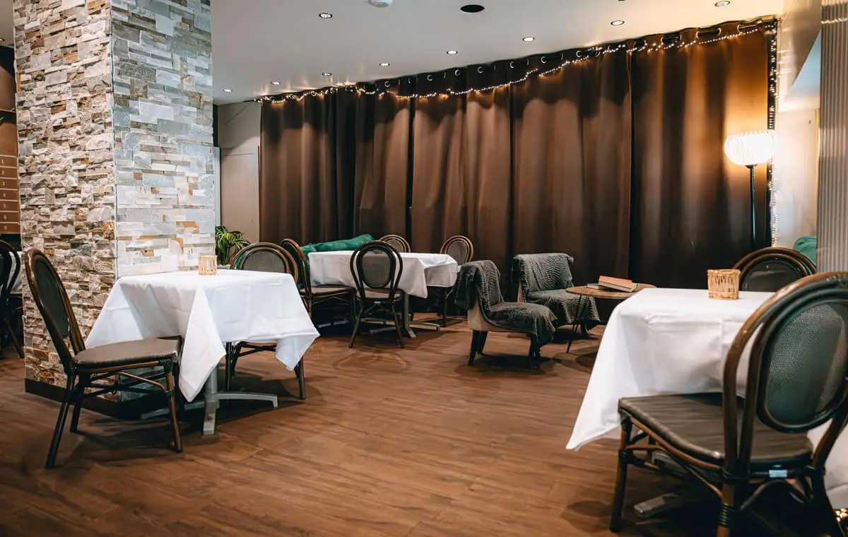 WhatsApp-Marketing für Restaurants: Volle Tische unter der Woche